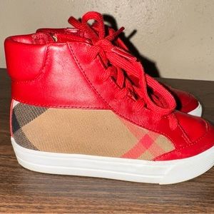 Burberry toddler shoe size 9
